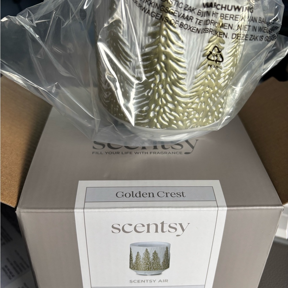 Scentsy Golden Crest air diffuser - Picture 2 of 2